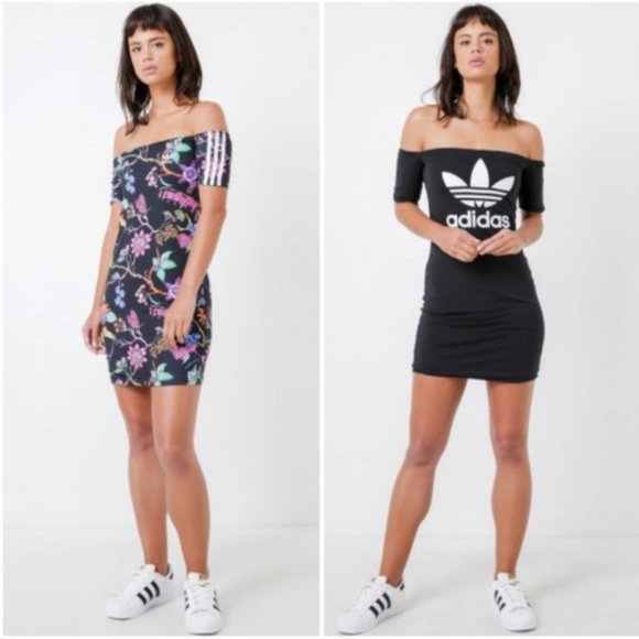 😮‍💨❤️ Reversible Black and Floral Off-Shoulder Dresses - Picture 1 of 9